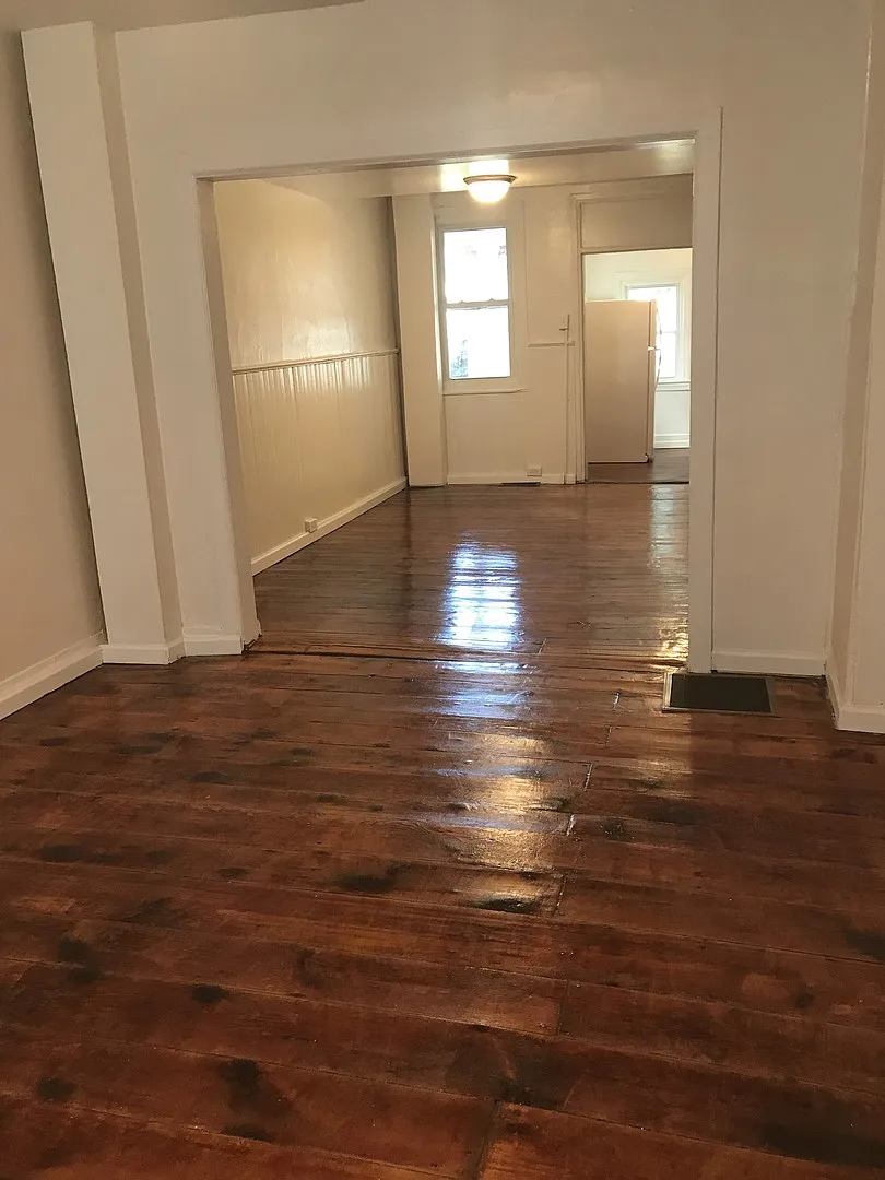2 Bedroom House, Yard, Off-Street Parking-York City SD — Photo 2