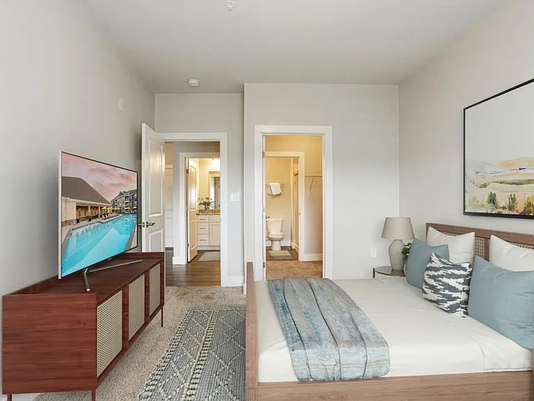 The Pointe at Five Oaks — Photo 4
