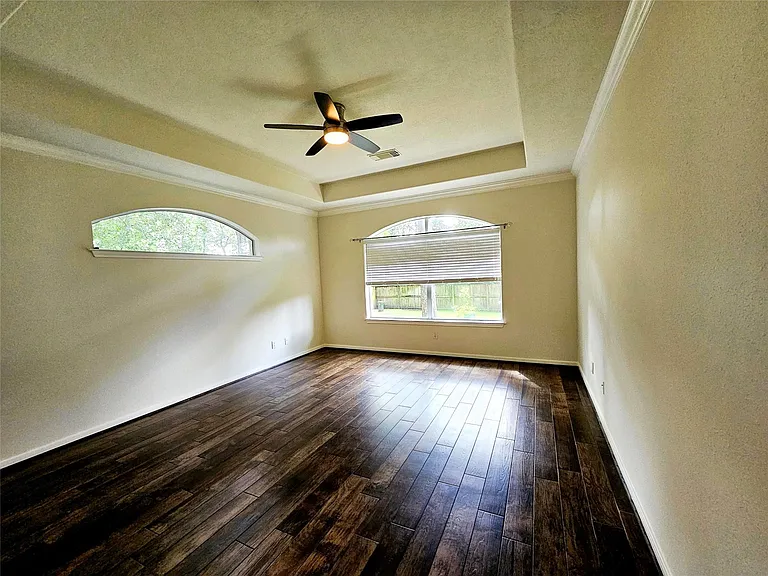 98 W Knightsbridge Dr — Photo 15