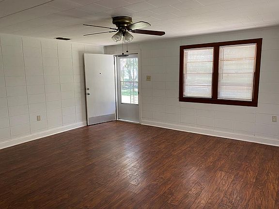 2nd image of 3326 Cedar Dr