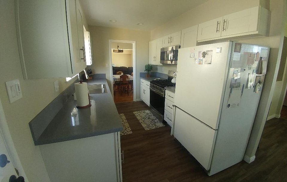 2nd image of 302 N Bel Air St