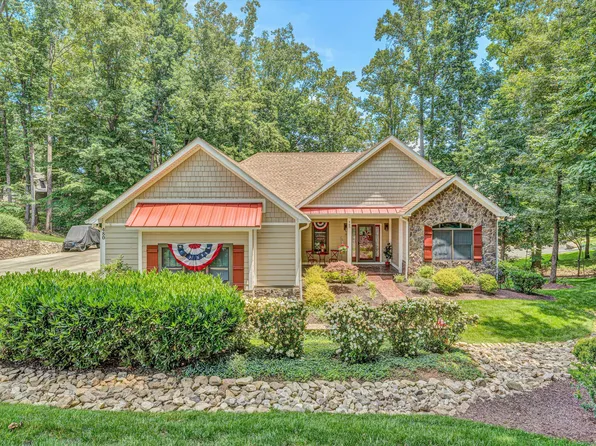 480 Winding Waters Dr, Moneta, VA 24121