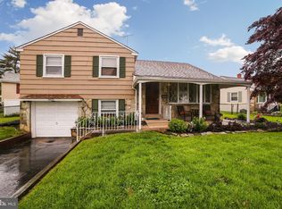 10122 Proctor Rd, Philadelphia, PA 19116