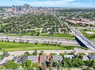 1721 E 22nd St SW, Calgary, AB T3C1H4