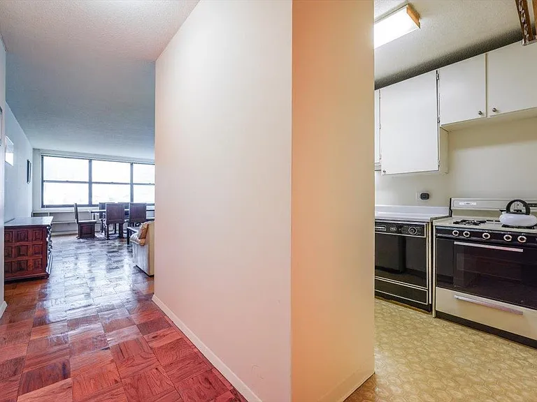 7002 Boulevard East #6H — Photo 11