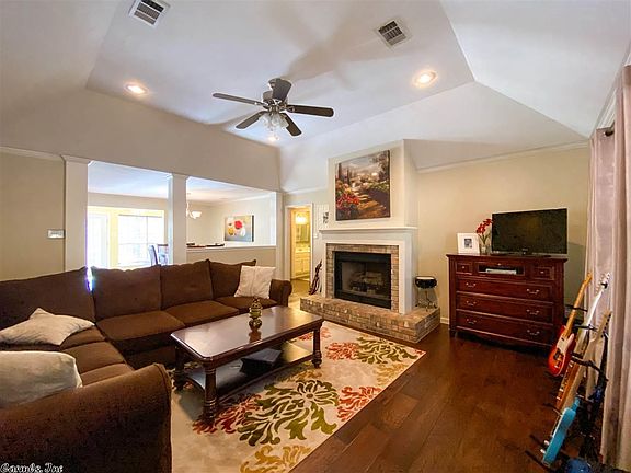 2nd image of 100 Hillsboro Ct