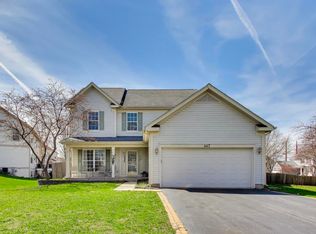 447 Talismon Ct, Crystal Lake, IL 60012