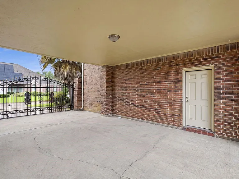 7611 Naremore Dr — Photo 42