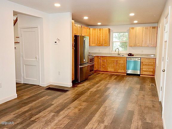5th image of 17 Lindbergh Ave