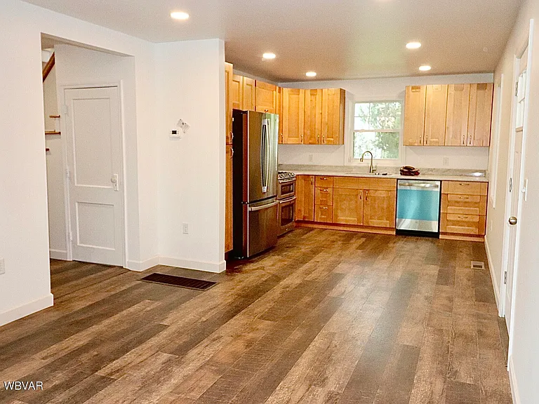 17 Lindbergh Ave — Photo 16