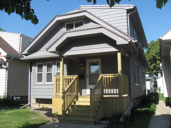 2243 South 74th STREET, West Allis, WI 53219