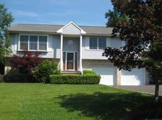 166 King Dr, Gillette, NJ 07933