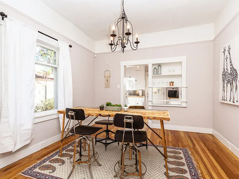1325 W Woodland Ave — Photo 5