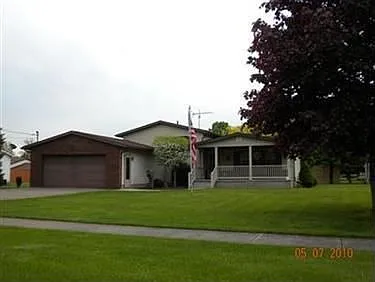 14 E Franklin St photo 1