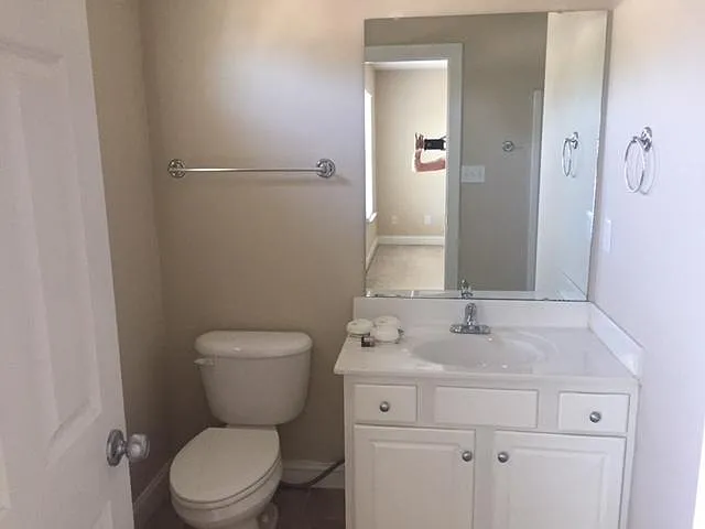 Second bedroom bathroom