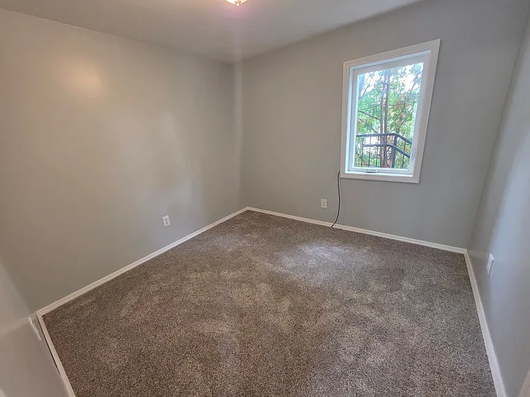 37 N Clinton St — Photo 14