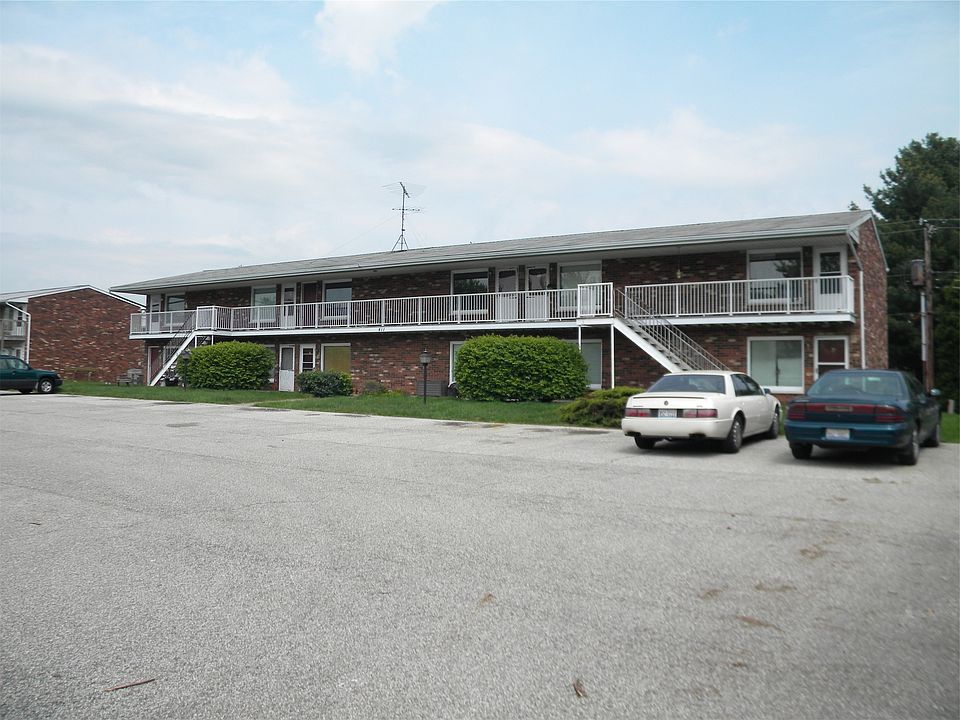 1st image of 411 S Parkway Dr APT 07