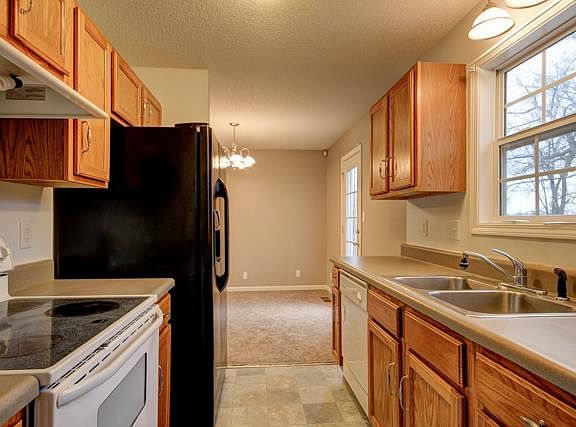 5th image of 755 Princeton Cir