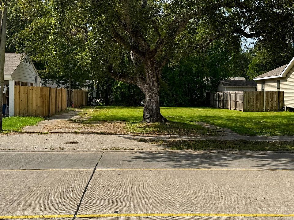 2nd image of 2320 12th St