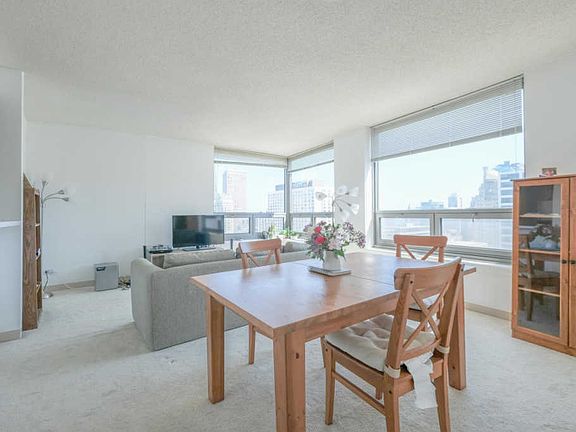5th image of 440 N Wabash Ave APT 4310