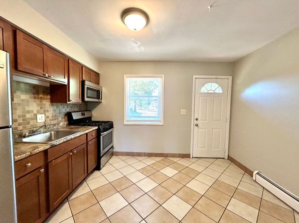 104 Wilbur St SE APT 3