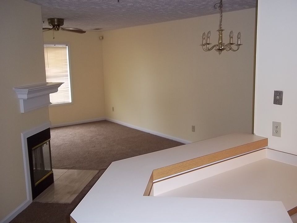 2nd image of 938 Stewarts Creek Dr APT 5