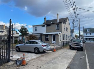 923 Pond St, Bristol, PA 19007