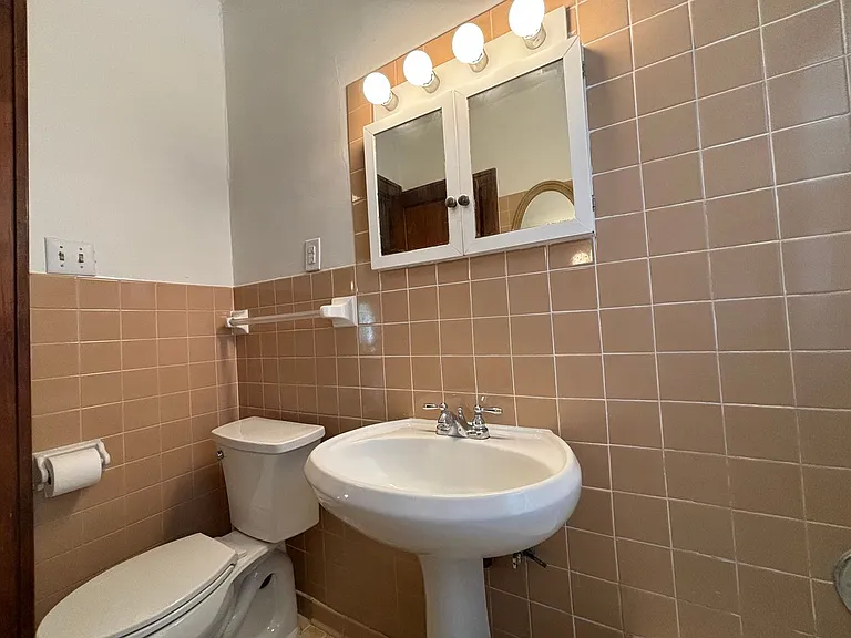 614 5th St NE — Photo 39