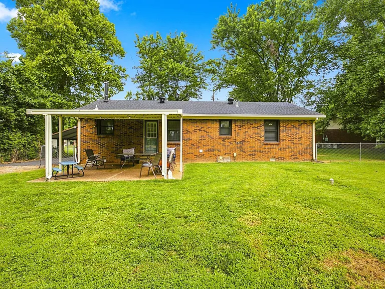 1663 Ragland Ln — Photo 29