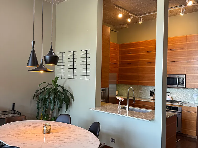 320 E 21st St #411 — Photo 7