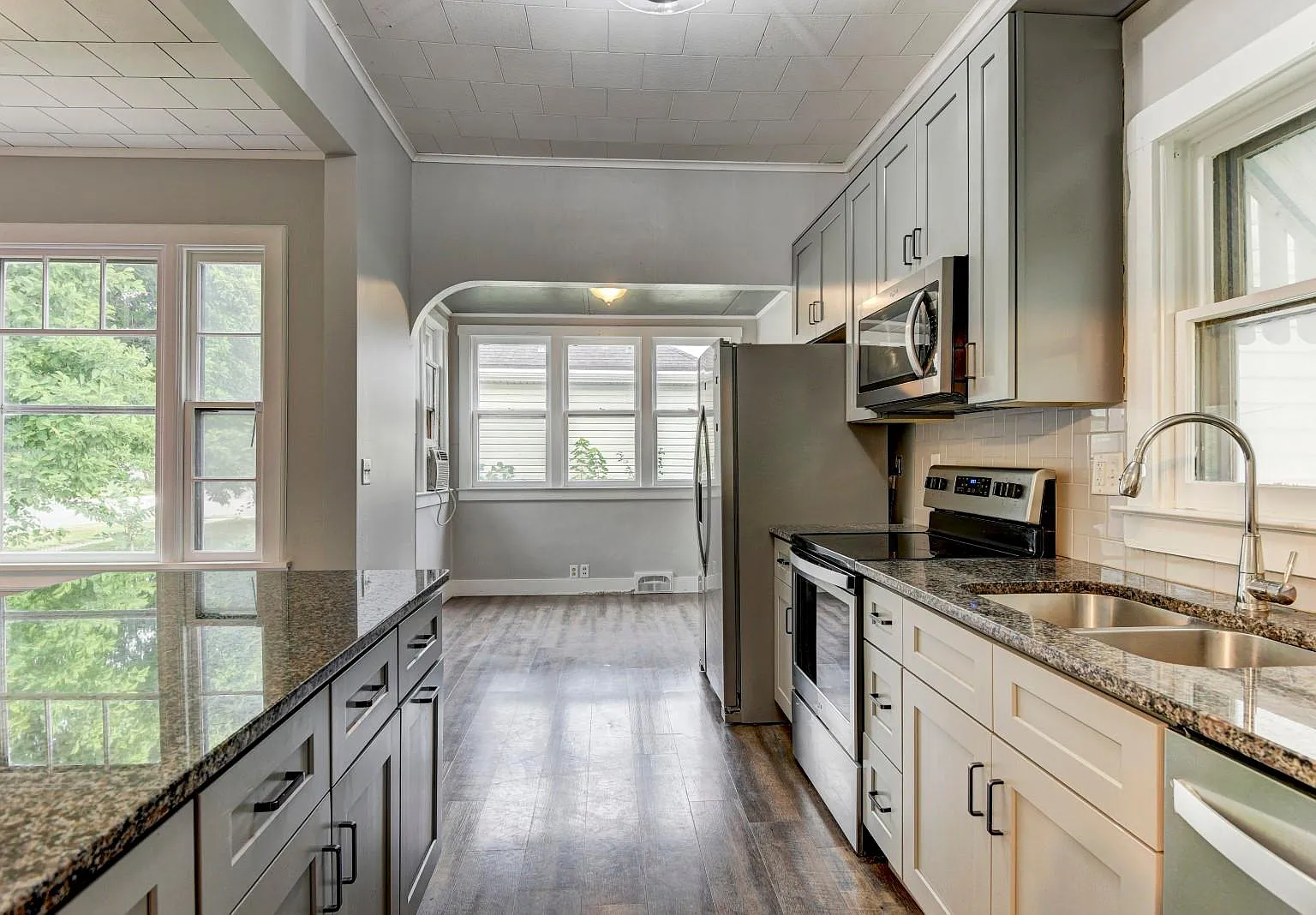 2 bed, 900 sqft, $1,350 — Photo 4