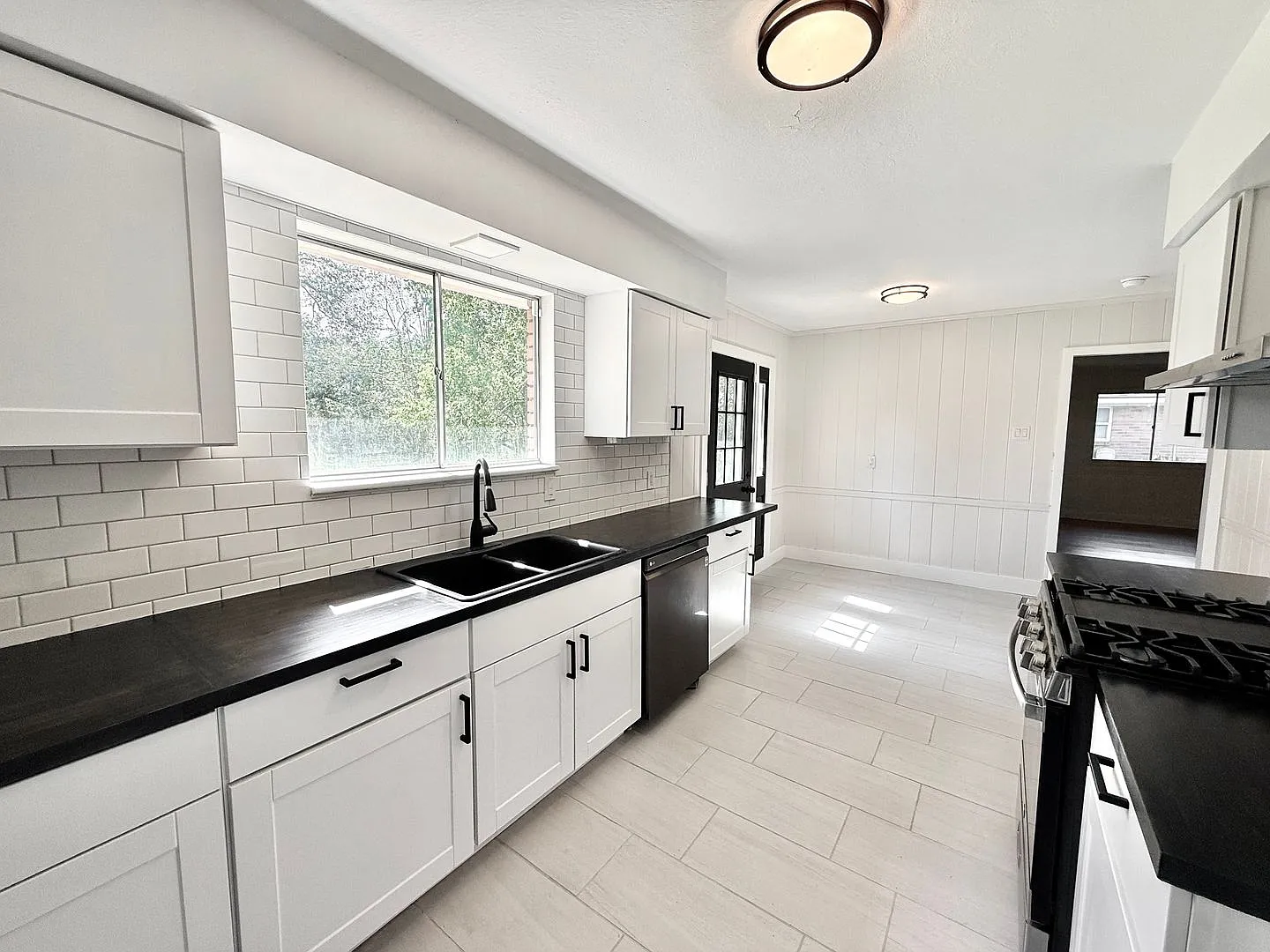 Updated 3 Bed, 2 Bath Broadmoor Home with Workshop & Fenced Yard — Photo 1