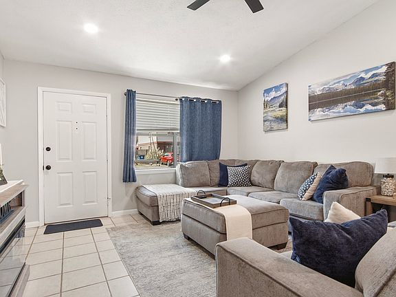 3rd image of 4078 Woodridge Rd