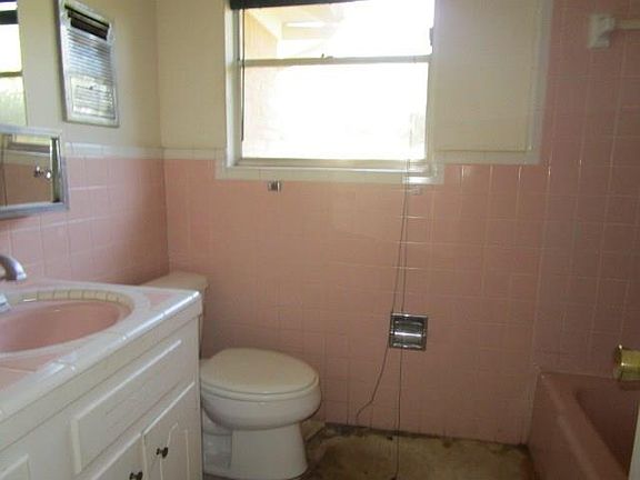 3rd image of 1160 Norwood Dr
