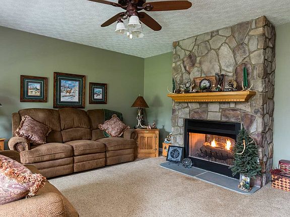 4th image of 3272 Northview Ln
