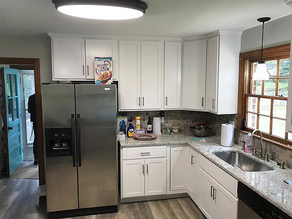 3rd image of 9257 Rochdale Ct