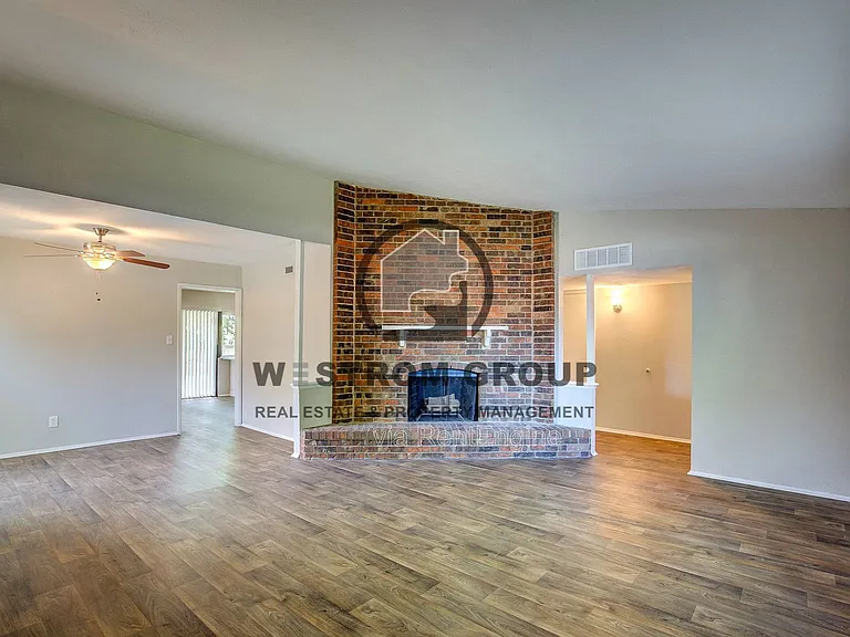 7801 Summerglen Rd — Photo 33