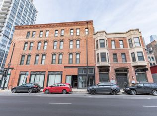 166 W Grand Ave APT 2B, Chicago, IL 60654