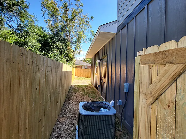 1806 N 7th Ave — Photo 15