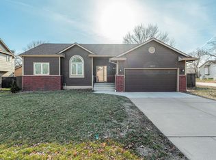 9827 Savannah St, Wichita, KS 67215