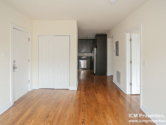 4th image of 3824 N Sheffield Ave APT 1