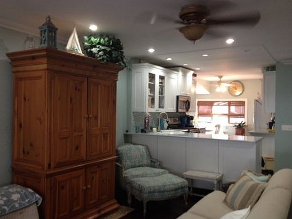 3rd image of 28 Eaton Ct