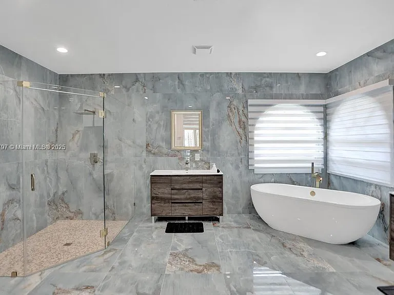3152 SW 147th Ave — Photo 6