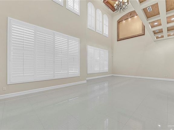 3rd image of 4101 Palmetto Palm Dr