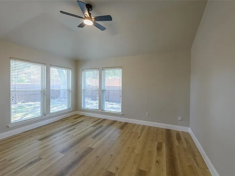 3304 Felicia Ct — Photo 27