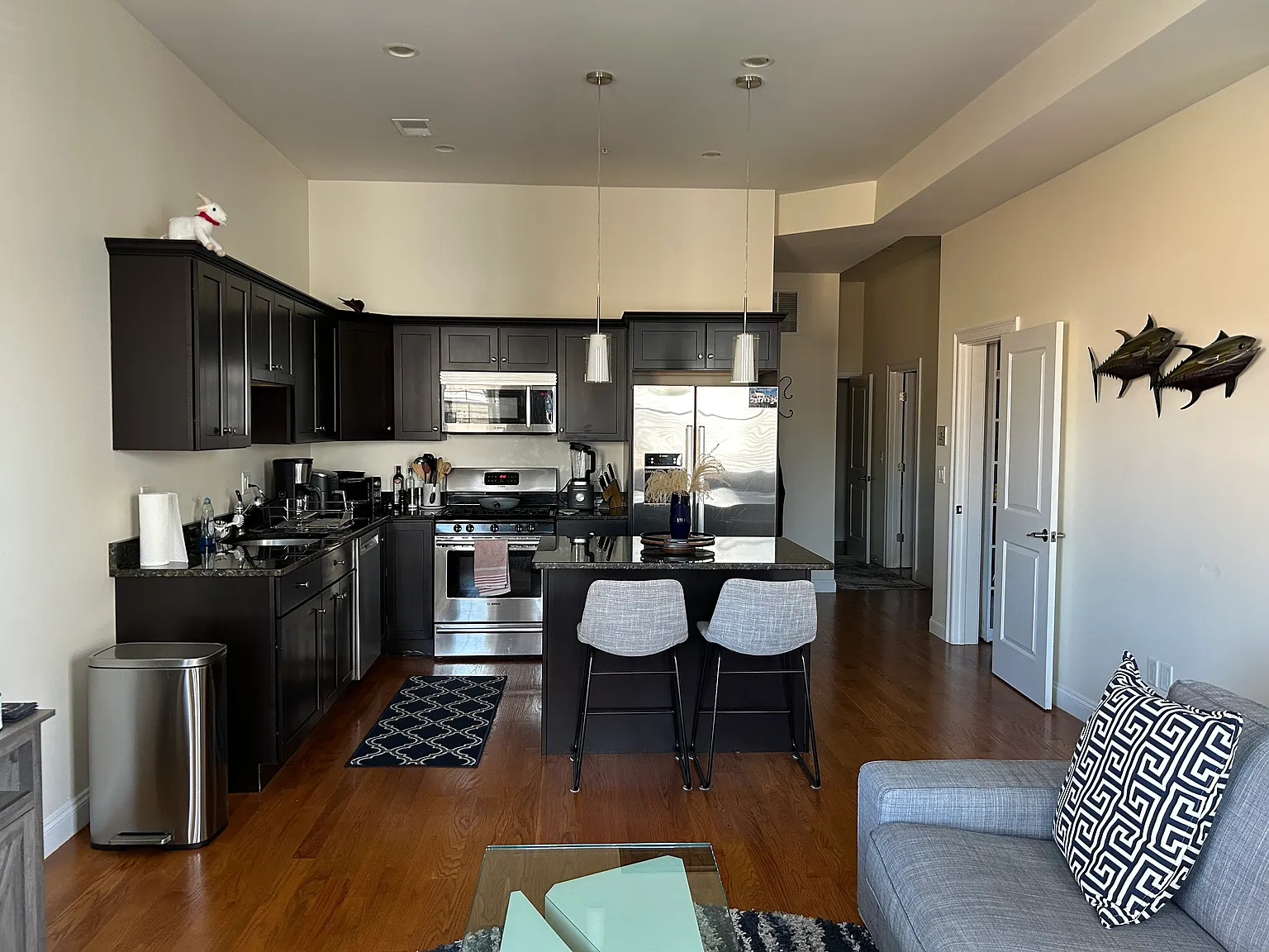 2 bed, 967 sqft, $3,400 — Photo 2