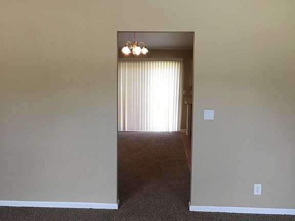 3rd image of 1712 SE Mansfield Street
