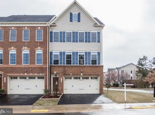 42585 Offenham Ter, Chantilly, VA 20152