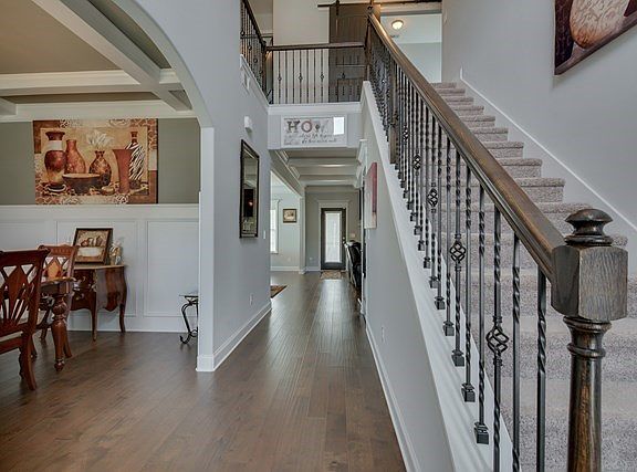 3rd image of 864 Herrington Dr