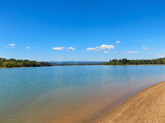 3rd image of 3753 Lake Point Dr